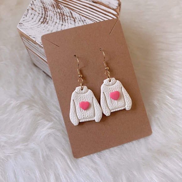 Hand Crafted Jewelry - White Knit Sweater Pink Heart Earrings